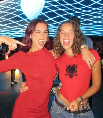 © instagram.com/sarahlysander
