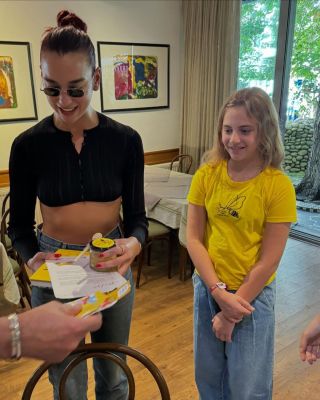 © instagram.com/rozithebeesaver
