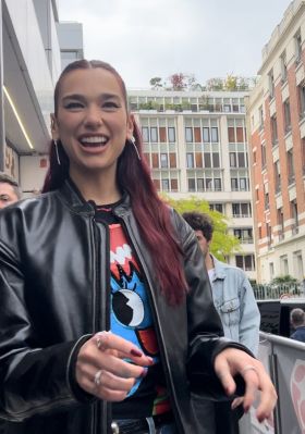 © twitter.com/Bellaisaphrodid
