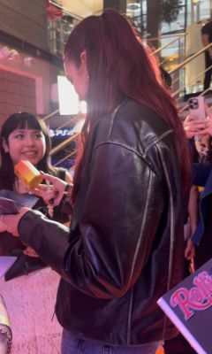 © twitter.com/ILYC0RALINE
