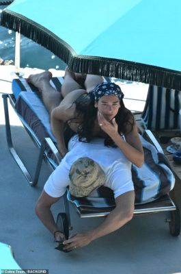 LQ
