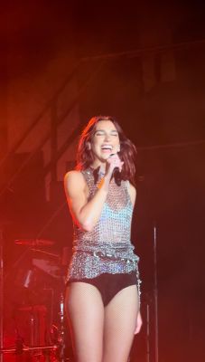 © twitter.com/goldnstellite
