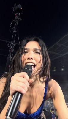 © x.com/Bellaisaphrodid
