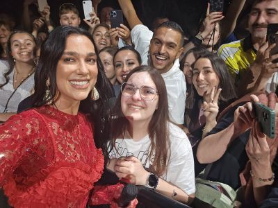 © x.com/idkbutimtracy_
