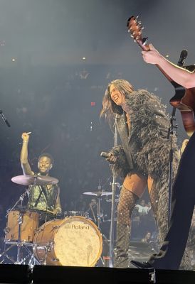 © x.com/barbaramayi
